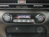 エアコンも装備されています。車内の温度を調整して、より快適にお過ごしいただけます。