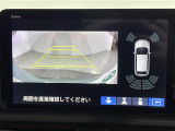 【バックモニター】後ろのカメラの映像をモニターに映し出すことができます!後方の見えない死角や、障害物との距離感をしっかり確認することができます!駐車が苦手な方におすすめです。