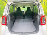 普段のお買い物や通勤、送迎等に十分な荷室スペースを確保しております。セカンドシートを倒すと、大きな荷物の積載も可能です♪