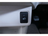 【シートヒーター】運転席にシートヒーター装備です。寒い朝、車内が暖まるのを待たずに快適に出発できます♪気持ちよく1日が始まります。