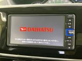 【純正ナビ】人気の純正ナビを装備しております。ナビの使いやすさはもちろん、オーディオ機能も充実!キャンプや旅行はもちろん、通勤や買い物など普段のドライブも楽しくなるはず♪