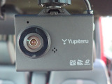 ◆【ドライブレコーダー】映像・音声などを記録する自動車用の装置です。もしもの事故の際の記録はもちろん、旅行の際の思い出としてドライブの映像を楽しむことができます。