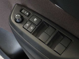 電動格納式ドアミラー・パワーウインドウを装備しています。