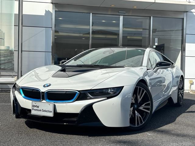 i8