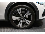 メルセデスの認定中古車「サーティファイドカー」では、万一お車が故障した場合も、ご購入後1年間もしくは2年間※は走行距離にかかわらずメルセデス・ベンツ正規サービスネットワークで無料修理いたします