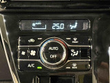 車内空調は&rdquo;AUTOエアコン&rdquo;にお任せ。運転に集中出来ますよ!