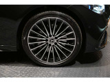 メルセデスの認定中古車「サーティファイドカー」では、万一お車が故障した場合も、ご購入後1年間もしくは2年間※は走行距離にかかわらずメルセデス・ベンツ正規サービスネットワークで無料修理いたします
