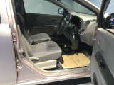 フィット感のあるシート。しっかりと支えてくれるので、長時間の運転を快適にサポートしてくれます。