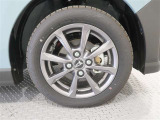 純正アルミホイールが似合ってます。タイヤサイズは155/65R14 です。