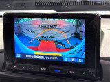 【バックカメラ】駐車時に後方がリアルタイム映像で確認できます。大型商業施設や立体駐車場での駐車時や、夜間のバック時に大活躍!運転スキルに関わらず、今や必須となった装備のひとつです!