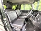 運転席シート廻りは使用感も少なく、良好な状態となっています。前オーナー様が丁寧に使っていたことがよくわかりますね。