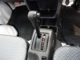 AT車ですので、誰でも簡単に運転することができます(^^♪