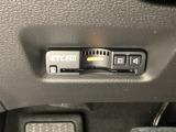 ハンドルの左下にETC2.0がついています。高速道路の料金所の通過も楽々です。 カードの取り出しもしやすい場所についています。