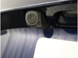 バックモニター付なので後退時に後方が見えるので安心。 車は構造上、死角がたくさんなので万が一を考えると必須ですね。 あくまで補助の為の装備、バックは目視で確認する事が重要ですよ。