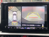 【アラウンドビューモニター】車を上から見下ろしているかのような映像で周囲の状況がひと目で確認、狭い駐車場に駐車するときも安心です♪