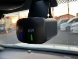最近では付いてる車も多くなってきました。中古車ではまだまだ付いていればラッキーなドライブレコーダーです♪