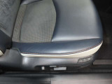 運転席は、細やかな調整が可能なパワーシートになっています。