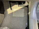純正フロアマット