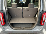 ラゲッジスペースもゆったりしています!!