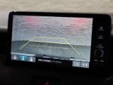 バックカメラが装備されており、後方の安全確認はもちろんのこと狭い場所での駐車や雨の日・夜間など視界の悪いコンディションでのストレスの軽減にもなります!