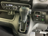発進時から滑らかに加速する無段階変速のCVTはストップ&ゴーの多い街の中も快適です