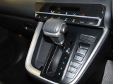 インパネシフトのオートマチックトランスミッションです。