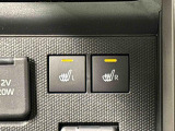 寒い日のドライブを快適にする運転席&助手席シートヒーターが付いてます。アクセサリーソケット(12V/120W)も装備されています。