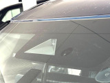 【三菱e-Assist】走行中に前方の車両等を認識し、衝突しそうな時は警報とブレーキで衝突回避と被害軽減をアシスト。より安全にドライブをお楽しみいただけます。