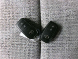 スマートキー2本付いています。