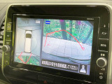 【アラウンドビューモニター】専用のカメラにより、上から見下ろしたような視点で360度クルマの周囲を確認することができます☆死角部分も確認しやすく、狭い場所での切り返しや駐車もスムーズに行えます。