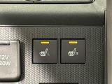 寒い日のドライブを快適にする運転席&助手席シートヒーターが付いてます。アクセサリーソケット(12V/120W)も装備されています。
