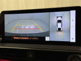 パノラミックビューモニターシステムが付いているので車の上から見た映像が確認できますよ。