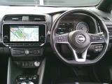 スッキリとした運転席回りになっています。