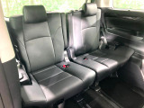 3列目シートはもちろん状態良好☆大人でもゆったりと座って頂けますので、大人数でのお出かけもラクラクです♪ご家族で、気の知れた仲間で、ドライブに行くのが楽しみですね♪