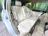 後部座席も気になるようなキズ・汚れやへたり等、大きなダメージはなく、良好な状態です。