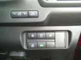運転席下に各スイッチになります。