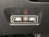 ハンドルの左下にETCがついています。高速道路の料金所の通過も楽々です。 カードの取り出しもしやすい場所についています。