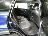 後部座席も広々としていますね!