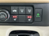 運転席/助手席シートヒーターで寒い日もすぐに温かくなり快適に過ごせます。2段階の温度調整が可能です