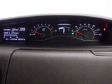 とっても見やすいメーターです。夜間時はラグジュアリーな気分にさせてくれる照明が魅力ですので、夜のドライブも楽しみになりますよ♪
