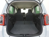 2列目シートを倒すことで、大変広いラゲッジスペースとなります。大きな荷物を積んだりと様々な用途にご利用いただけます。