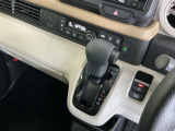 発進時から滑らかに加速する無段階変速のCVTはストップ&ゴーの多い街の中も快適です