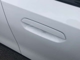 ドアハンドルに触れるだけロック・アンロックできるコンフォートアクセス機能が備わっていて便利です。