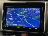 純正ナビを装備。タッチパネル式で使いやすく、お出かけもラクラクです。