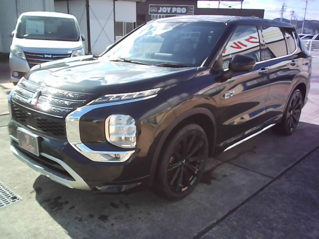 アウトランダー PHEV 2.4 P 4WD 