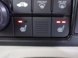 寒い冬でも暖かポカポカのシートヒーターが装備されています。