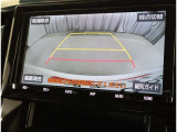 バックガイドモニターで、後方を確認しながら安心して駐車することができます。運転初心者も熟練者も必須の機能ですよ!
