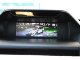 様々な情報を標示するMFD(マルチファンクションシステム)の上にはドライバーの顔を認識するカメラのドライバーモニタリングシステムを装備!わき見や居眠りの警告や顔認証によりシートポジション登録が出来ます