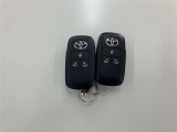 スペアキーあります。どちらも電池交換して納車します