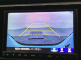 バックでの車庫入れも安心です! リアカメラが付いているバックモニター付のナビを装備しております。操作線もついており距離感も画面から確認できます。